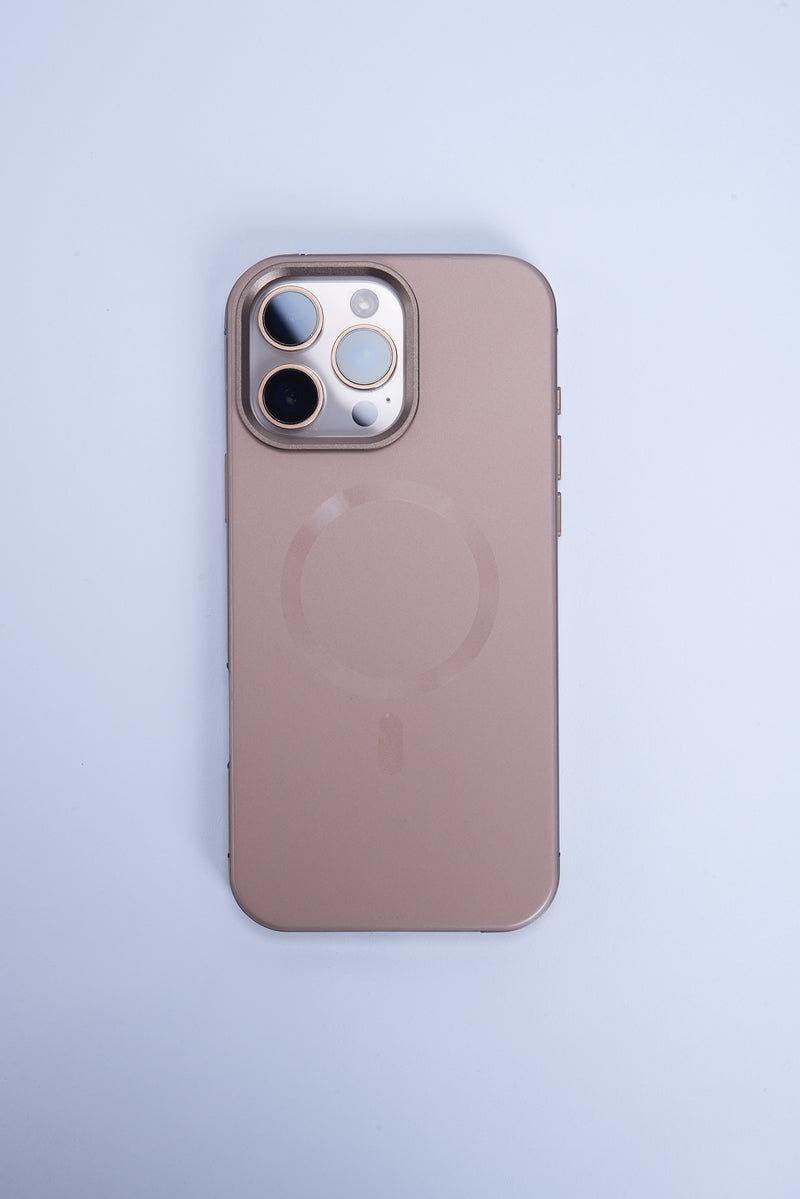 Case IronSafe - Metalica com Magsafe