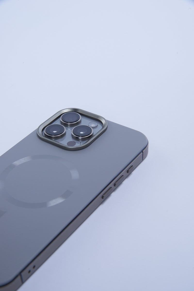 Case IronSafe - Metalica com Magsafe