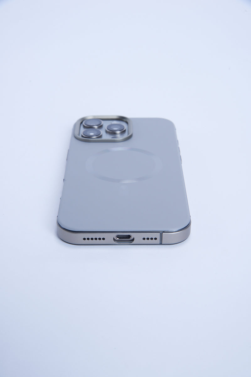 Case IronSafe - Metalica com Magsafe