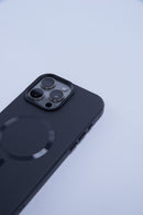 Case IronSafe - Metalica com Magsafe